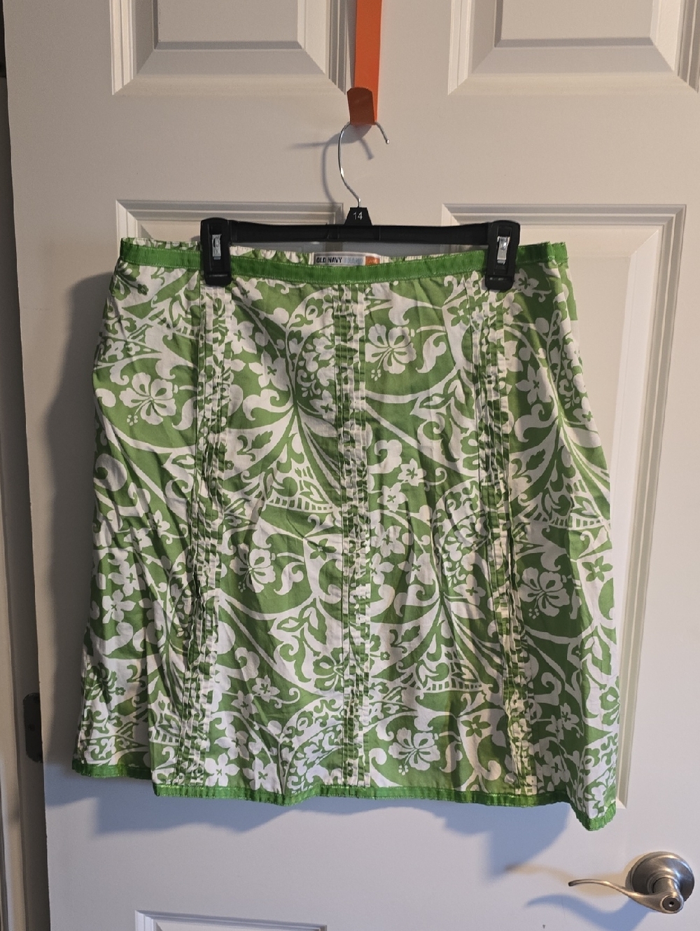 Old Navy Green and White Floral A-Line Skirt